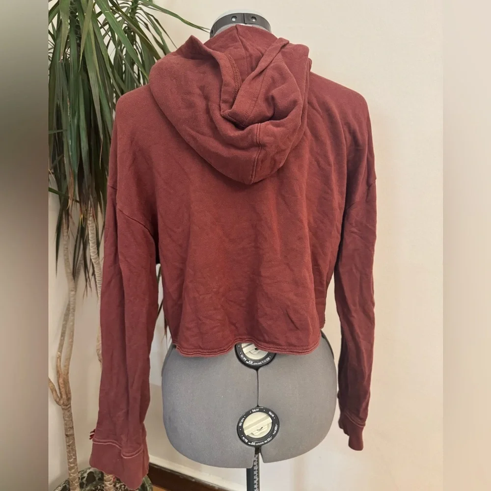Nike Yoga Dri-FIT Luxe Cropped Hoodie in Mahogany